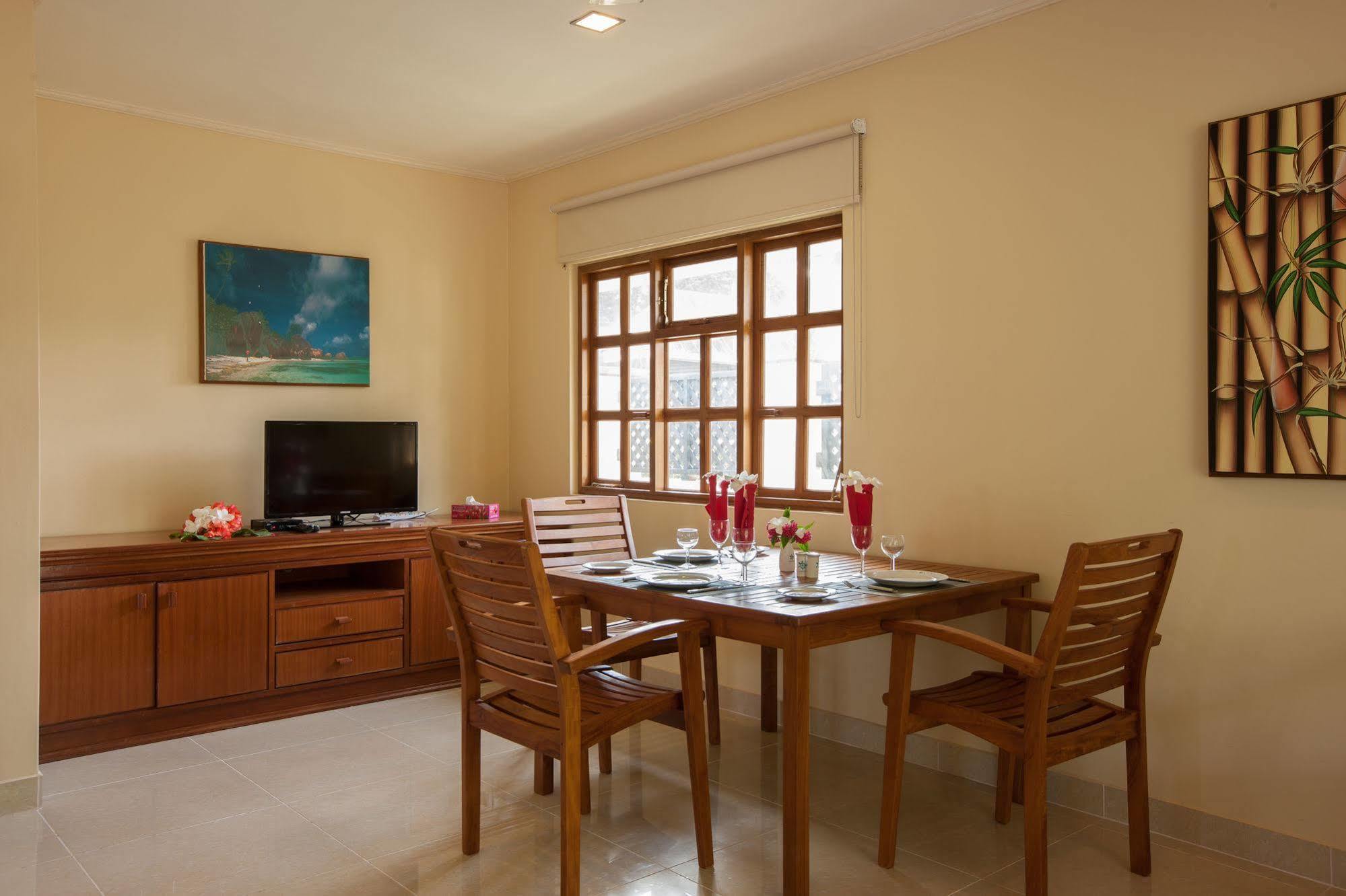 Le Relax Self Catering Apartment La Digue Exterior photo